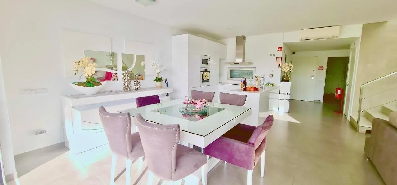 Villa Modern Design البوفيرا